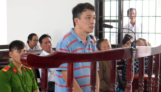 Lừa đảo người dân, nguyên Phó Chánh văn phòng Huyện ủy lĩnh án tù