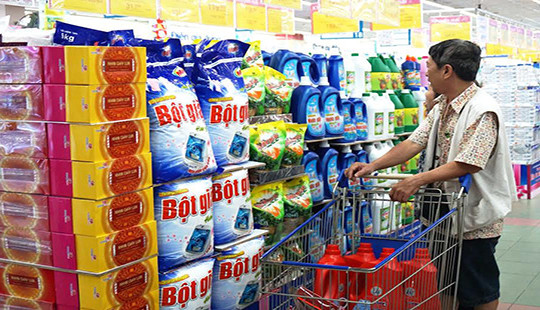 Cuối tuần siêu thị giảm giá mạnh bột giặt, dầu gội, chảo chống dính