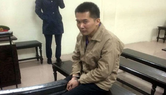 Giáo viên Tiểu học sát hại chị họ để xù nợ