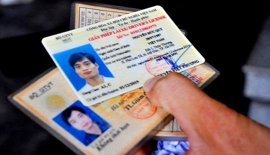 Đổi Giấy phép lái xe: Bộ Tư pháp “tuýt còi”, Bộ GTVT sửa Thông tư