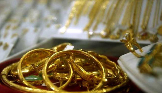 Giá vàng hôm nay 3/12: Nhích nhẹ phiên cuối tuần