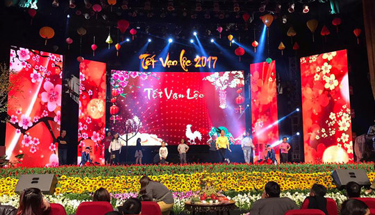 Gala Tết Vạn Lộc 2: Vượng Râu, Ngọc Sơn may trang phục biểu diễn 300 triệu