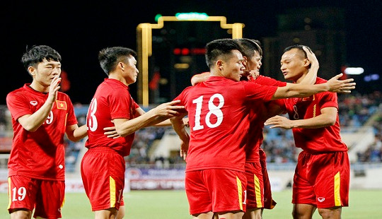 Việt Nam - Indonesia: Mặt sân cộng “thước ngắm” bằng…thất bại