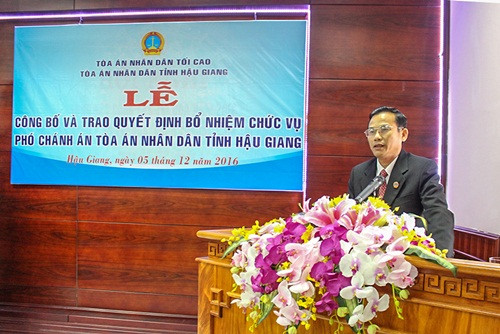 Công bố và trao Quyết định bổ nhiệm chức vụ Phó Chánh án TAND tỉnh Hậu Giang
