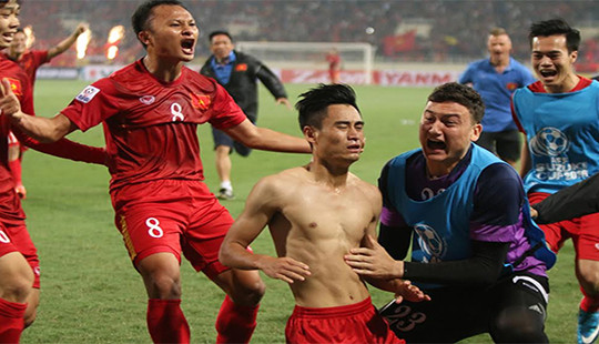 Báo nước ngoài khen ngợi tinh thần quả cảm của đội tuyển Việt Nam