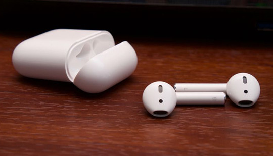 Apple bắt đầu cho phép đặt hàng tai nghe AirPods với giá 159 USD