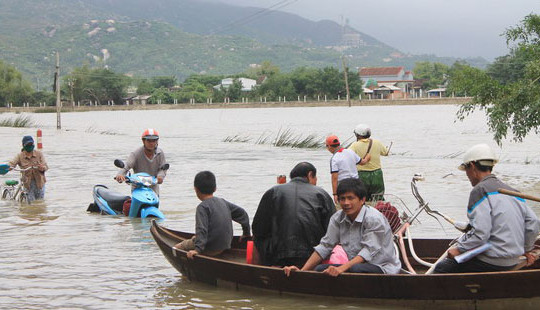 Mưa lớn ở Trung Bộ, cảnh báo mưa dông mạnh trên biển