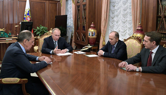 Tổng thống V.Putin yêu cầu tăng cường bảo vệ các cơ quan đại diện ngoại giao ở nước ngoài
