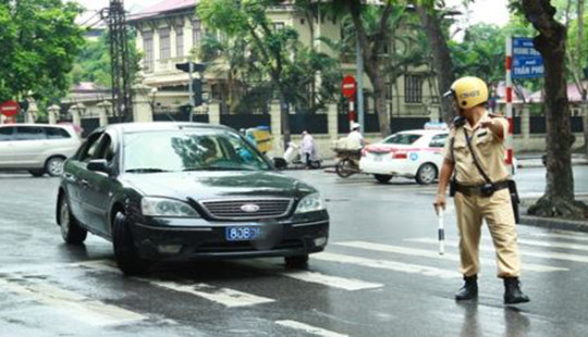 Bình đẳng xử lý vi phạm hay bình đẳng... màu sơn?