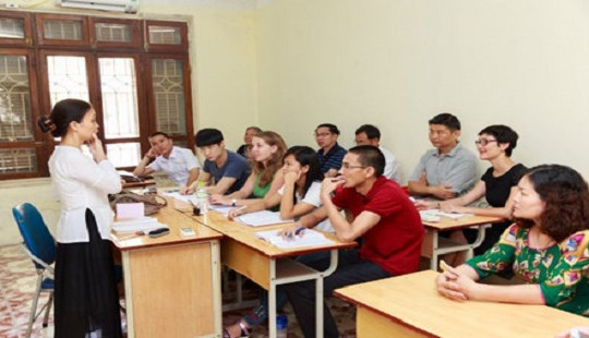 Ngày càng có nhiều sinh viên quốc tế học tiếng Việt