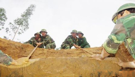 Phú Yên: Phát hiện và xử lý quả bom nặng hơn 200kg gần khu dân cư