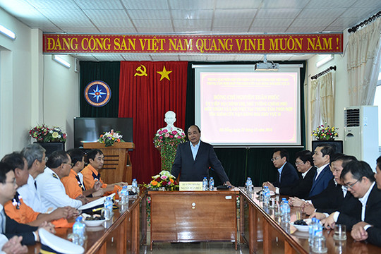 Thủ tướng: Nghiên cứu đề xuất cơ chế ưu đãi đặc biệt cho cán bộ, nhân viên làm công tác cứu hộ, cứu nạn