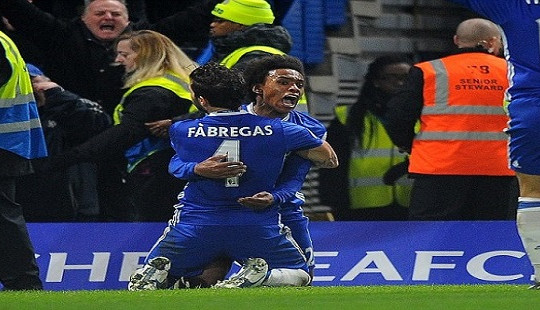 Premier League: Chelsea vô địch lượt đi bằng trận thắng thứ 13