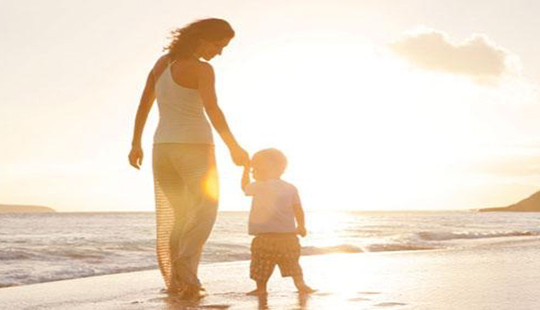 Người mẹ đơn thân nuôi 2 con nhỏ vì bạn thân "cướp chồng"