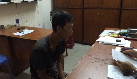 TP.HCM: Bắt người đàn ông dùng kim tiêm dính máu xin đểu ở trạm xe buýt