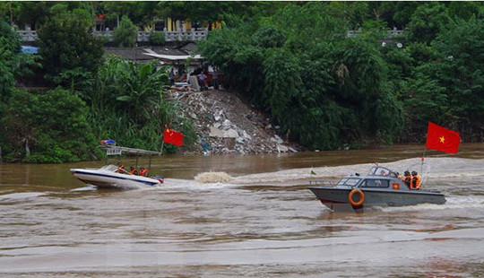 Việt-Trung tuần tra chung trên sông Hồng trong ngày đầu năm mới