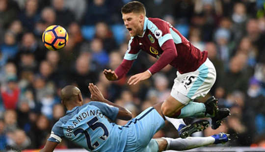 Tiền vệ Man City nhận án treo giò 4 trận