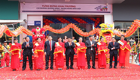 Ngân hàng Bản Việt đồng loạt khai trương 5 chi nhánh, phòng giao dịch
