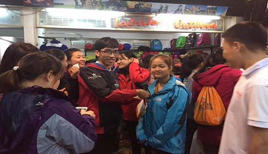 Giới trẻ Đà Nẵng “cởi áo cho người yêu thương” tại buổi khai trương Tabalo Outdoor