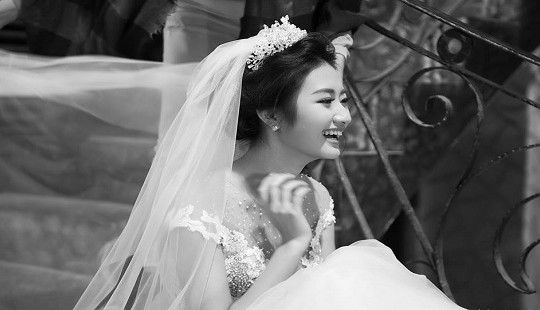Hé lộ hậu trường ảnh cưới của Hoa hậu Thu Ngân