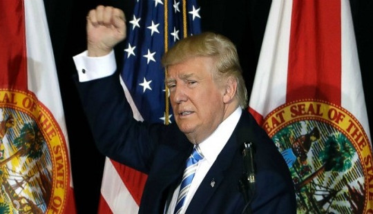 Trump phá bỏ truyền thống, thay xướng ngôn viên huyền thoại trong lễ nhậm chức