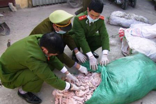 Hưng Yên: Phát hiện 500 kg bì lợn ôi thiu chuẩn bị đưa đi tiêu thụ