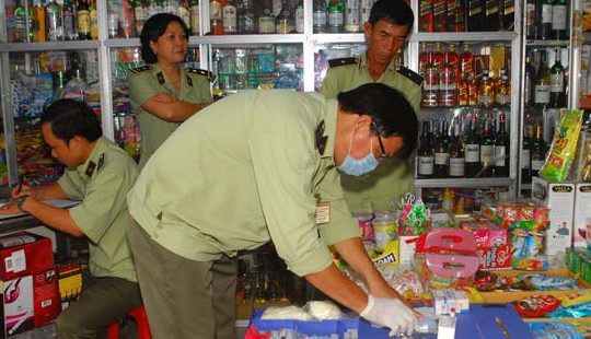 Phát hiện hàng nghìn sản phẩm bơ, phô mai ngoại nhập đã hết hạn sử dụng