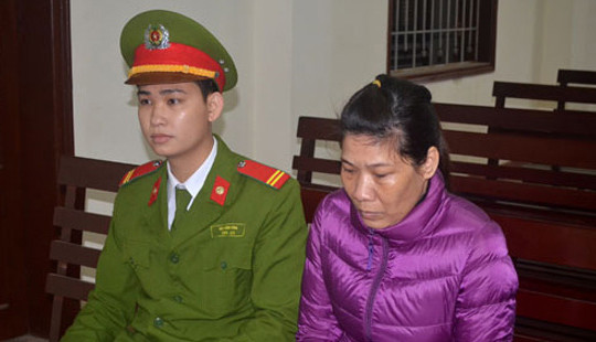 Lừa chạy việc chiếm đoạt tiền, hai chị em ruột lĩnh án tù