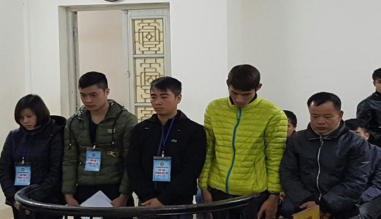 Xét xử nhóm làm Chứng minh nhân dân giả giá 1.000 USD