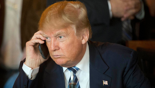 Donald Trump thay điện thoại Android bằng điện thoại siêu bảo mật