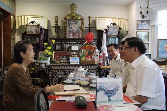 Chánh án TANDTC Nguyễn Hòa Bình thăm, chúc Tết tại TAND tỉnh Quảng Ngãi
