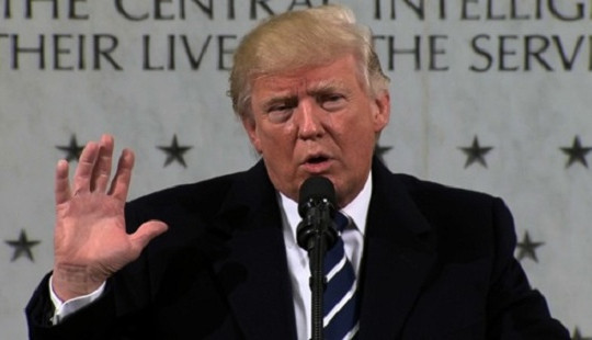 Trump thiết lập lại mối quan hệ với CIA vào ngày làm việc đầu tiên