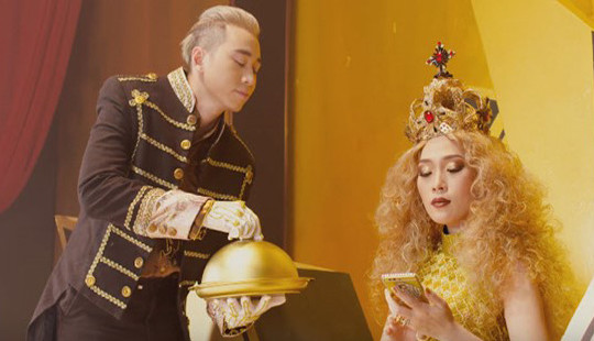 Mỹ Tâm hóa nữ hoàng đầy hài hước trong MV "Anh thì không"