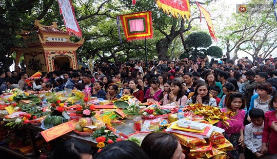 Phủ Tây Hồ, Đền Ngọc Sơn quá tải trong những ngày đầu năm mới