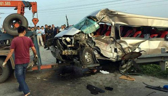 Phó Thủ tướng chỉ đạo khẩn các giải pháp kéo giảm TNGT đường sắt
