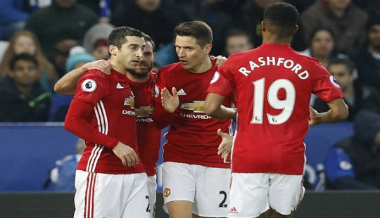 Vùi dập Leicester, Man Utd tiến gần nhóm 4