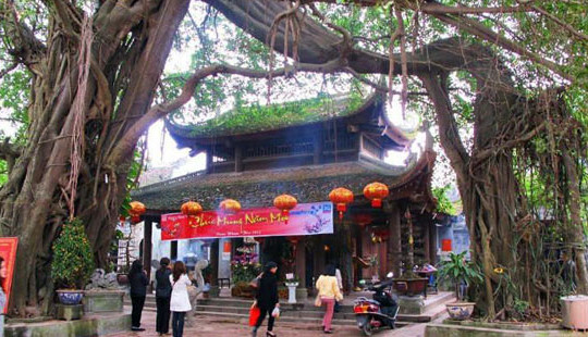 Cán bộ đi lễ trong giờ làm việc: BHXH Việt Nam sẽ xử lý nghiêm