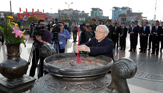 Tổng Bí thư làm việc tại Nam Định; dâng hương tưởng niệm đồng chí Trường Chinh