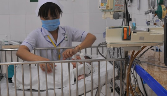 Đồng Nai: Bé sơ sinh bị dị tật gan nằm ngoài ổ bụng hiếm gặp