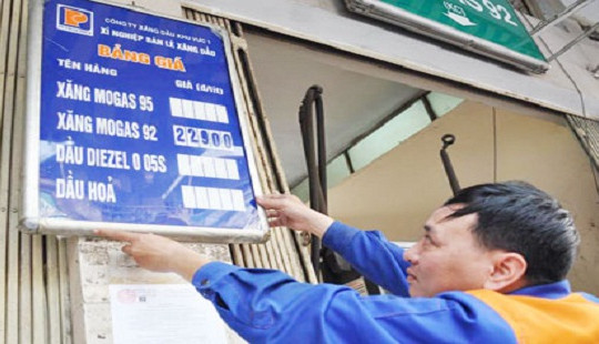 Giá xăng tăng 504 đồng/lít từ 15h chiều nay