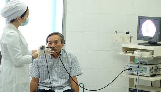 Cắt ung thư thanh quản bằng laser tiết kiệm chi phí