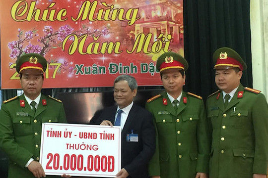 Thưởng nóng lực lượng phá án vụ tài xế xe chở thép bị sát hại