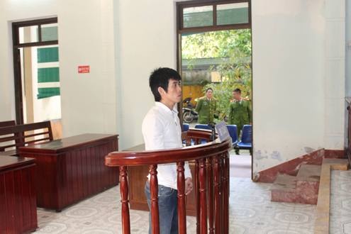 Mượn xe của hàng xóm mang đi cầm cố