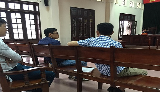 Sản xuất giày dép gắn logo giả các thương hiệu nổi tiếng