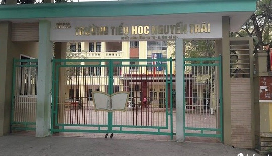 Hà Nội: Rơi từ tầng 3 xuống đất, học sinh lớp 4 may mắn thoát chết