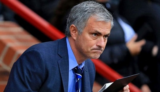 23h30 ngày 26-2: Chờ danh hiệu đầu tiên của Mourinho