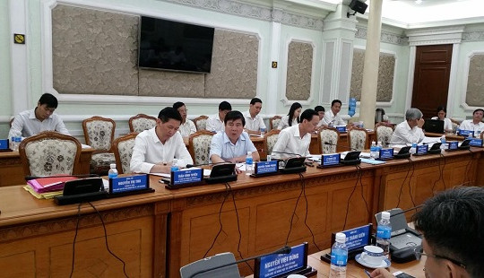 Chủ tịch UBND TPHCM: "Ngồi bàn giấy chỉ đạo không ra việc đâu"