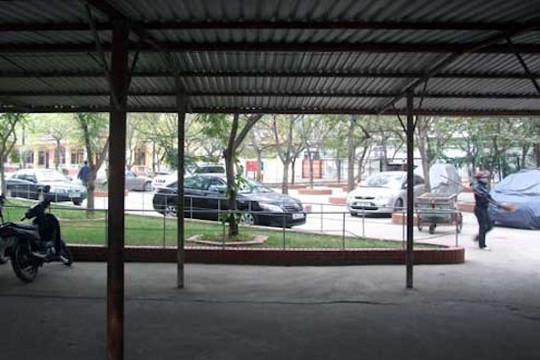 Hà Nội: Từ 1/3 quận Cầu Giấy cấm gửi xe ô tô trong trường học