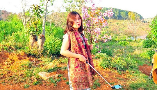 Ồn ào chuyện bà Phó Giám đốc Sở Tư pháp bẻ hoa