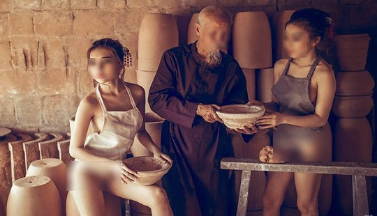 “Hãy dừng ngay những trò đồi bại”